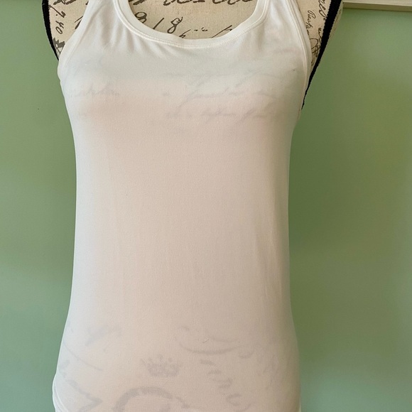 Women's Bali Tank Top Size Large - Picture 2 of 7